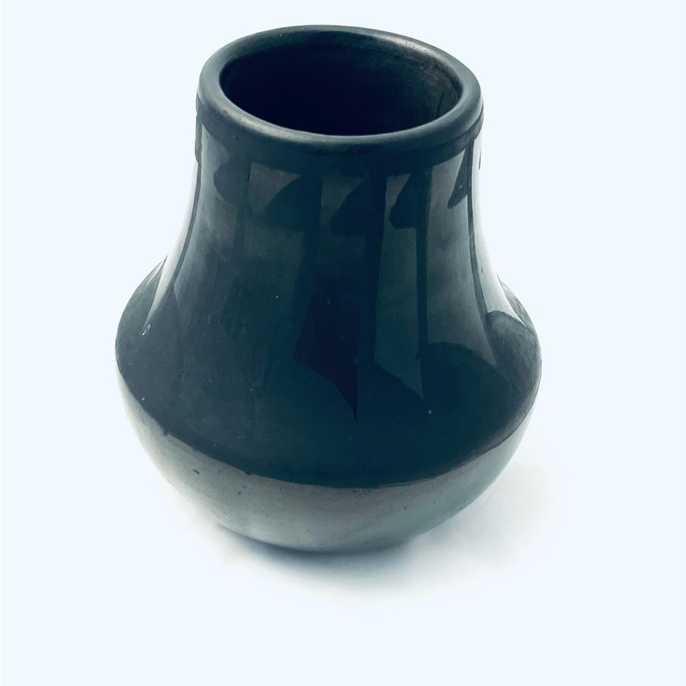 Lupita Martinez Pueblo Pottery Black Vase